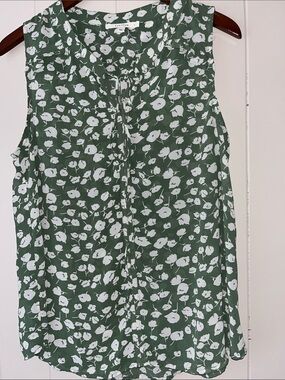 Sleeveless Green Floral Print Blouse - White Floral